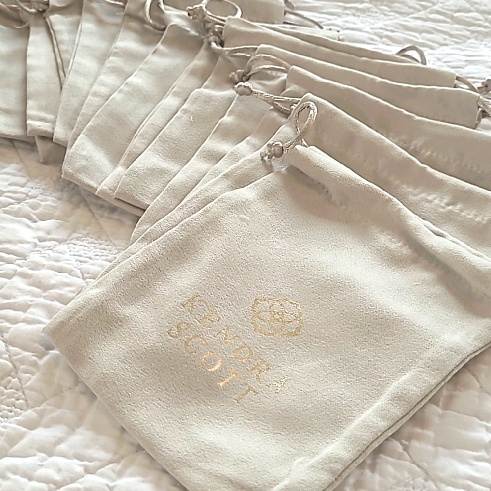 5-pack Kendra Scott mini jewelry bags, off-white with gold stamp, drawstring